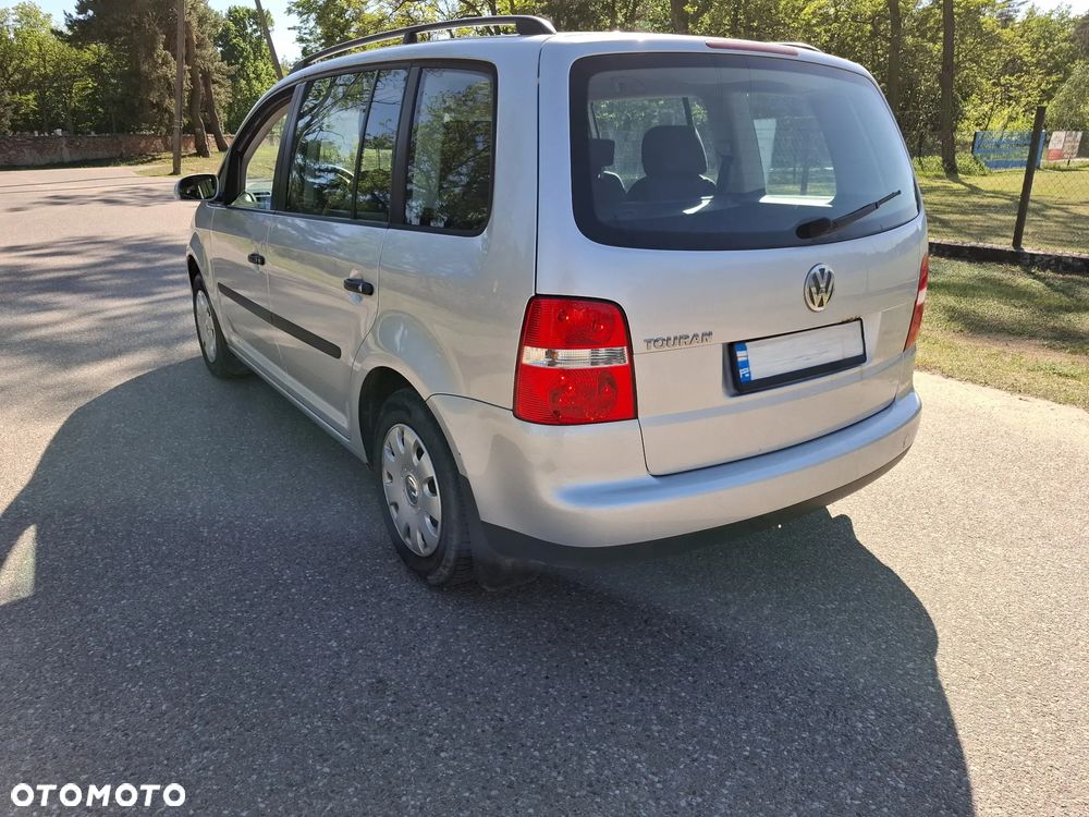 Volkswagen Touran 1.6 Basis - 4