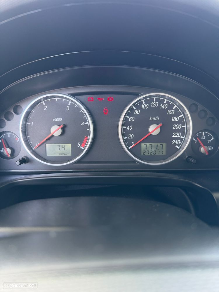 Ford Mondeo 2.0 TDdi Ghia - 10