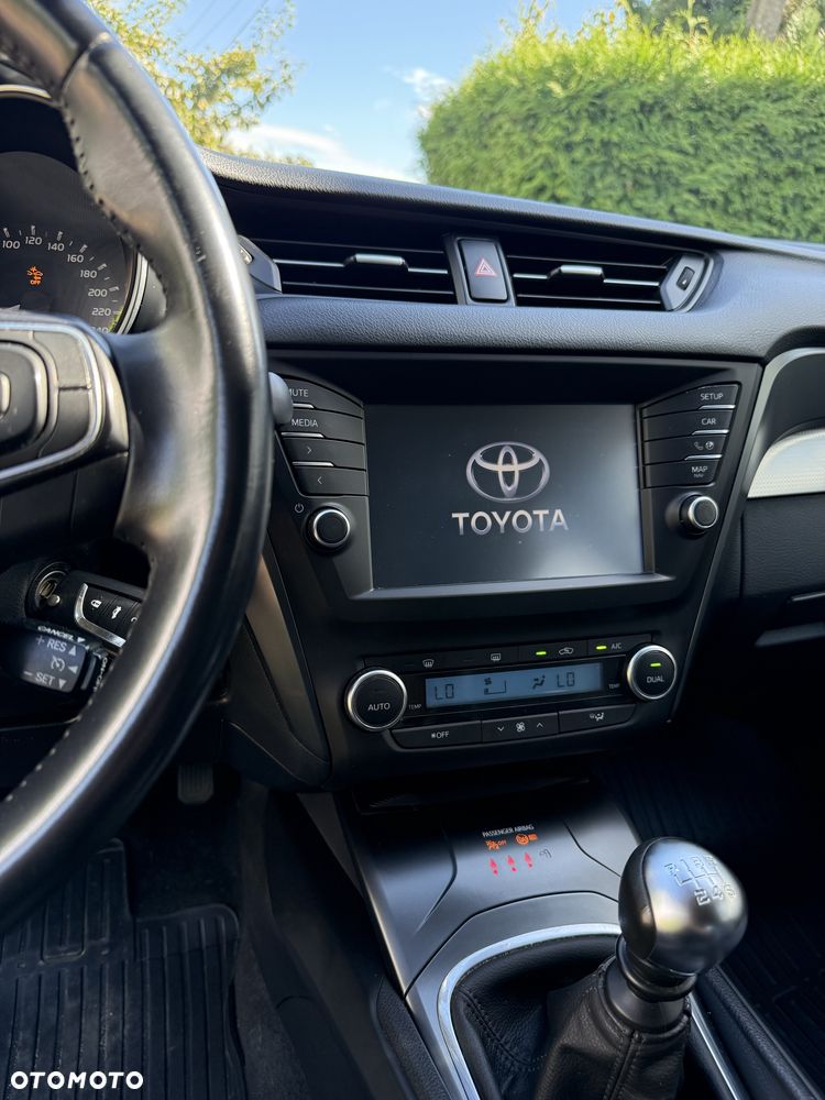Toyota Avensis - 5