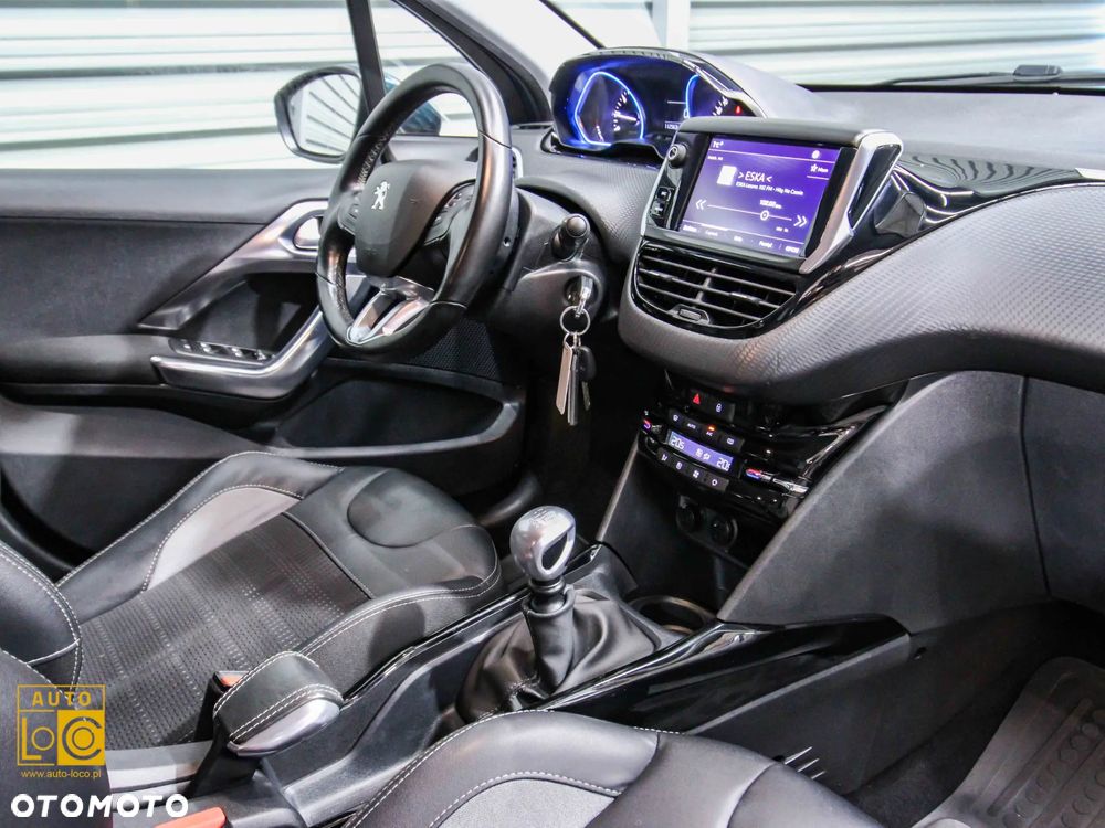 Peugeot 2008 1.2 Pure Tech Allure S&S - 15