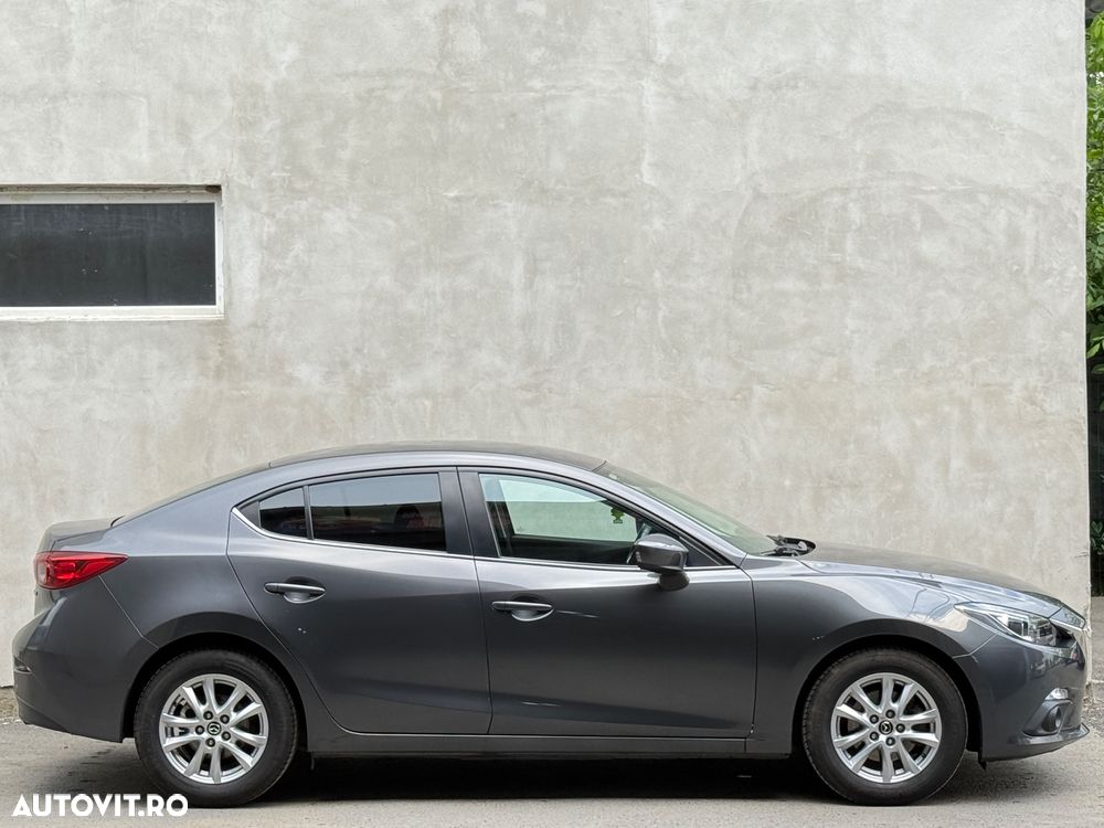 Mazda 3 - 8