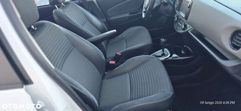 Toyota Yaris 1.5 VVT-i Lounge - 30
