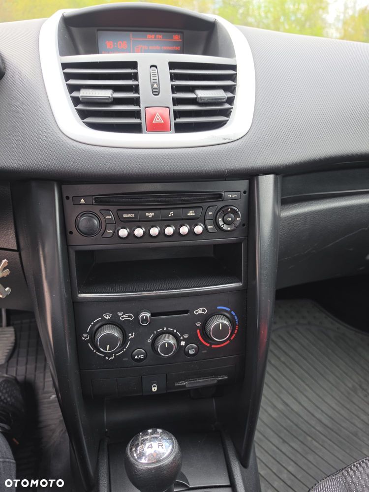 Peugeot 207 75 forever - 10