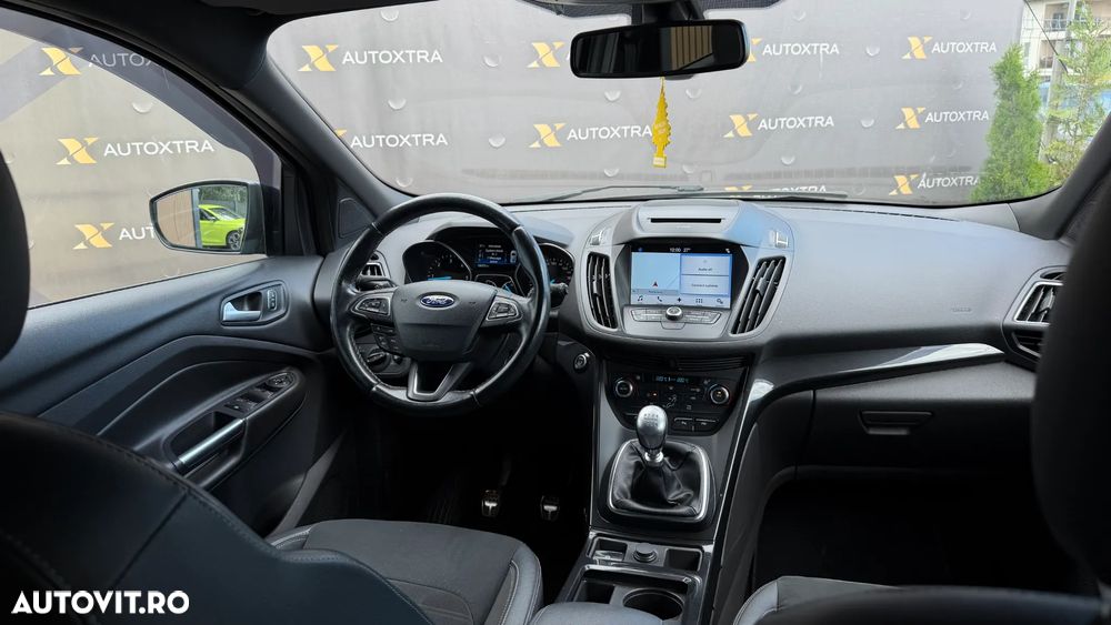 Ford Kuga 1.5 TDCi 2WD ST-Line - 14