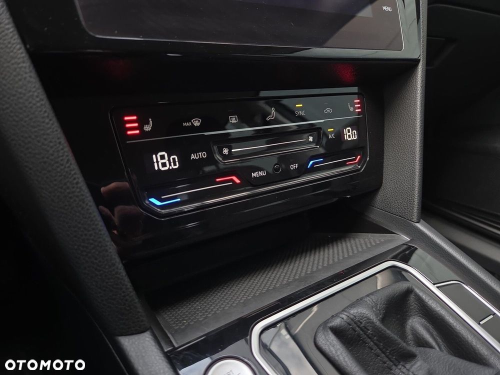 Volkswagen Passat Variant 2.0 TDI EVO Essence DSG - 15