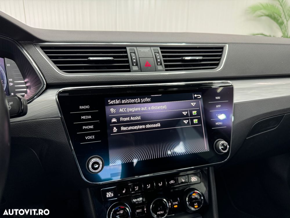 Skoda Superb 2.0 TDI DSG Ambition - 24