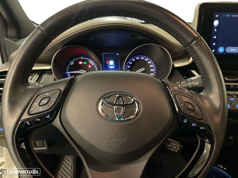 Toyota C-HR — fotografia 14