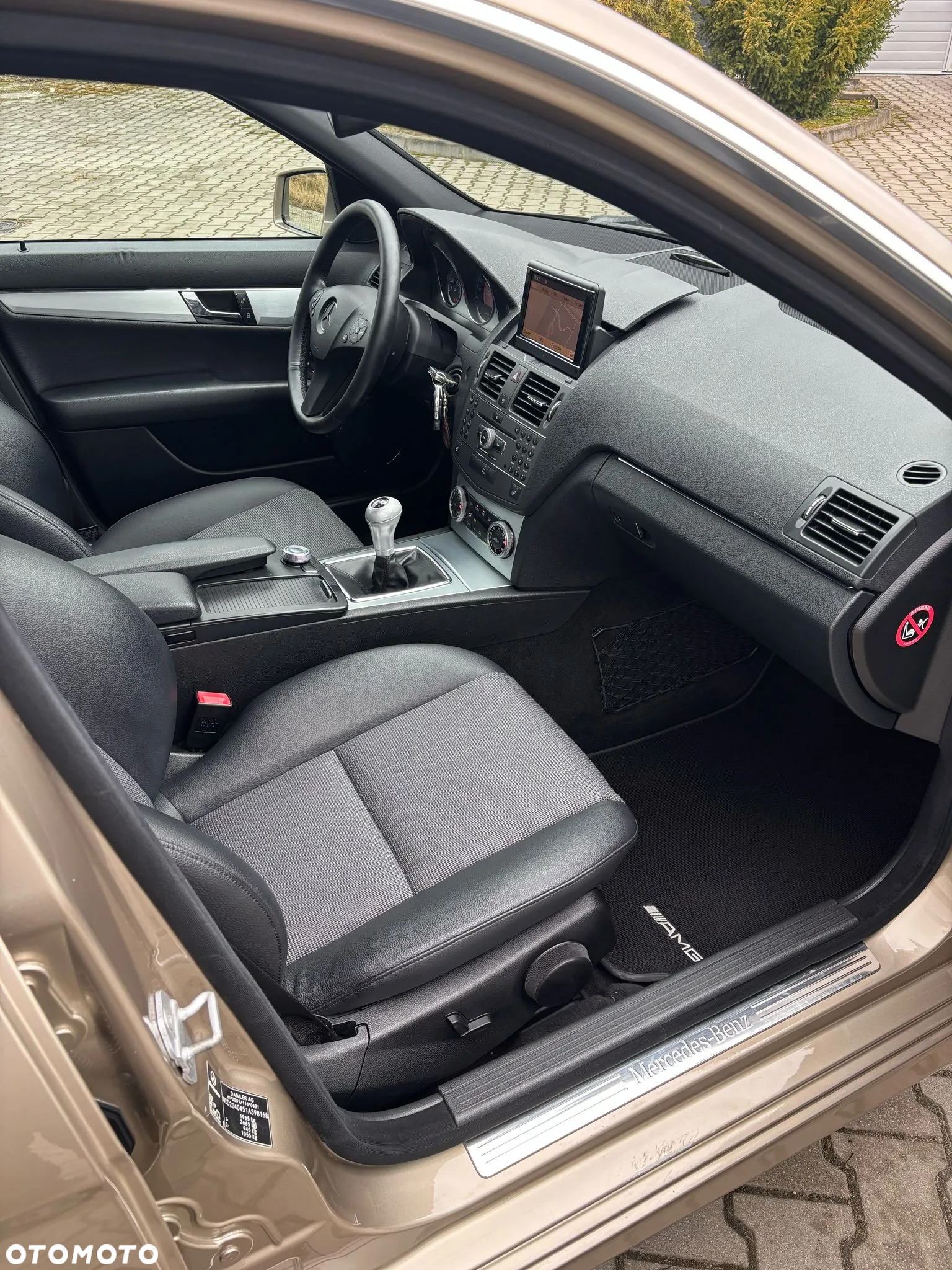 Mercedes-Benz Klasa C 180 Kompressor Avantgarde - 29