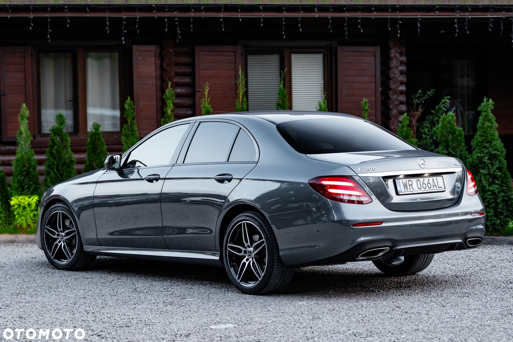 Mercedes-Benz Klasa E 200 4Matic 9G-TRONIC - 12