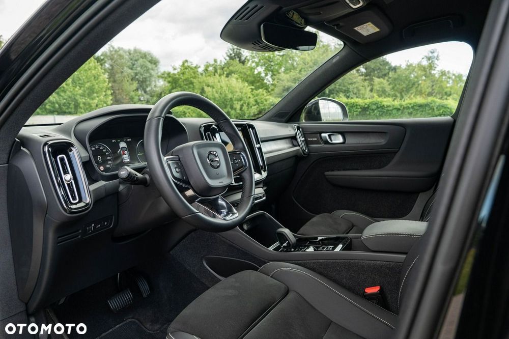 Volvo XC 40 - 18