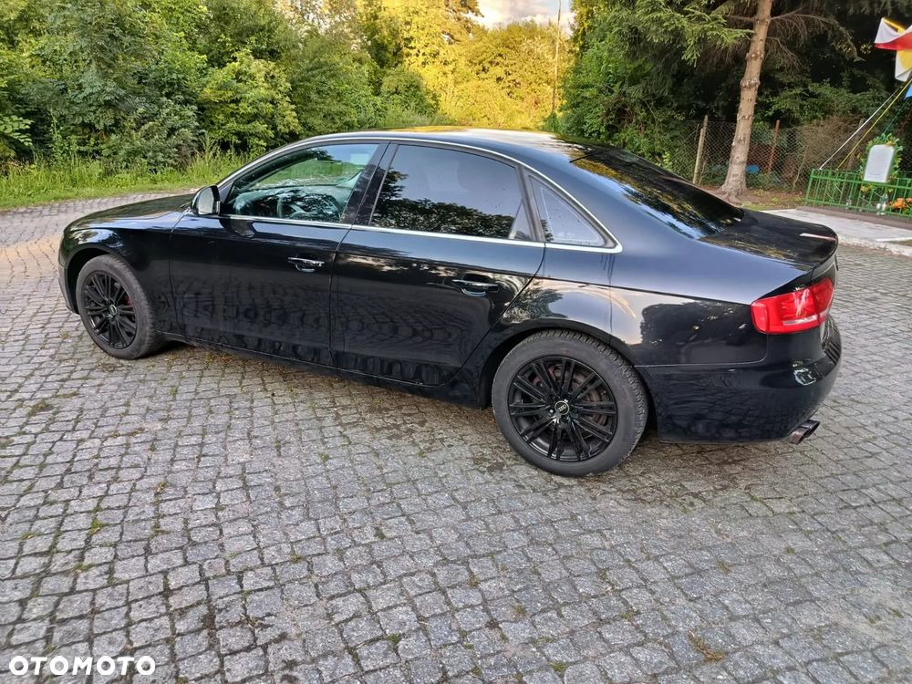 Audi A4 Limousine - 8