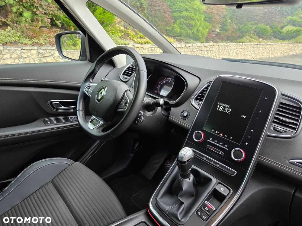 Renault Grand Scenic - 18