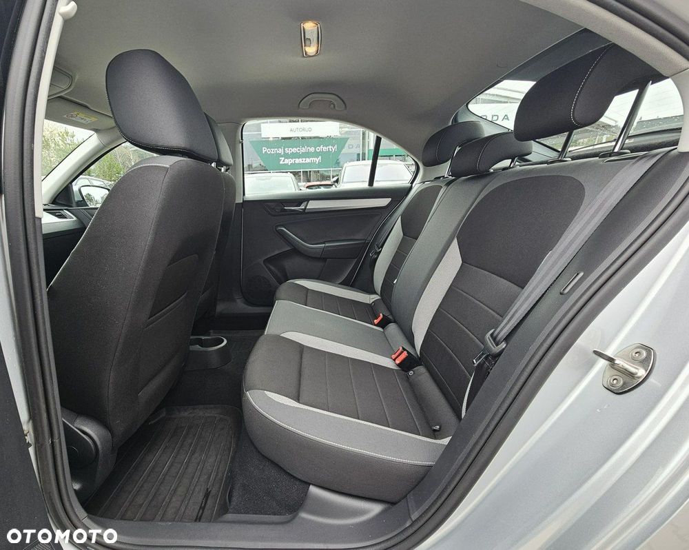 Skoda RAPID 1.0 TSI Ambition - 12