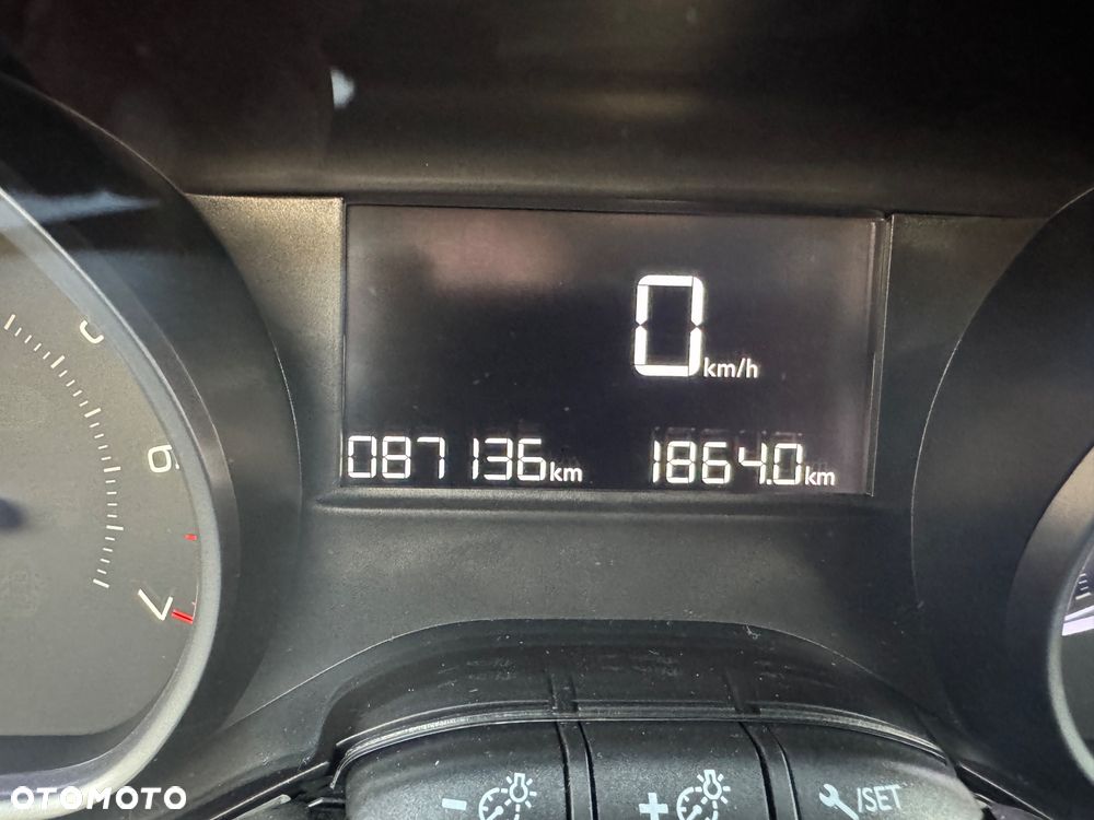 Peugeot 2008 PureTech 82 Urban Move - 19