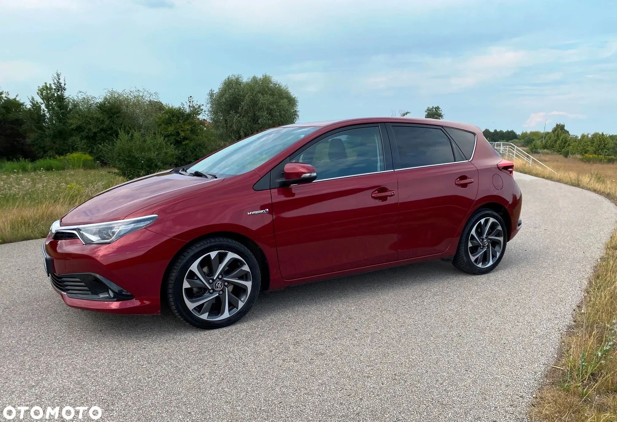 Toyota Auris Hybrid 135 Dynamic - 1