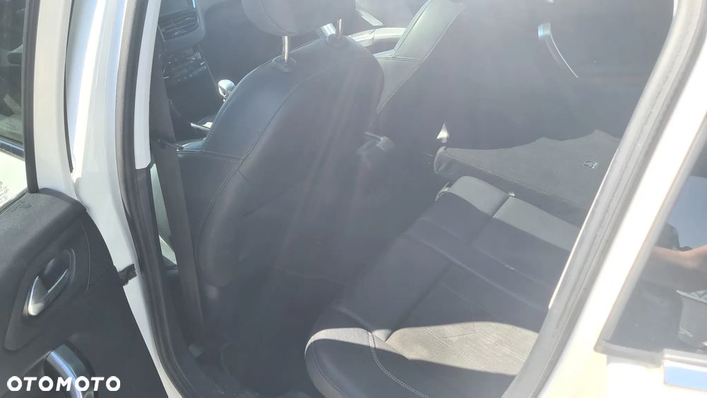 Peugeot 2008 BlueHDi FAP 120 STOP & START Allure - 10