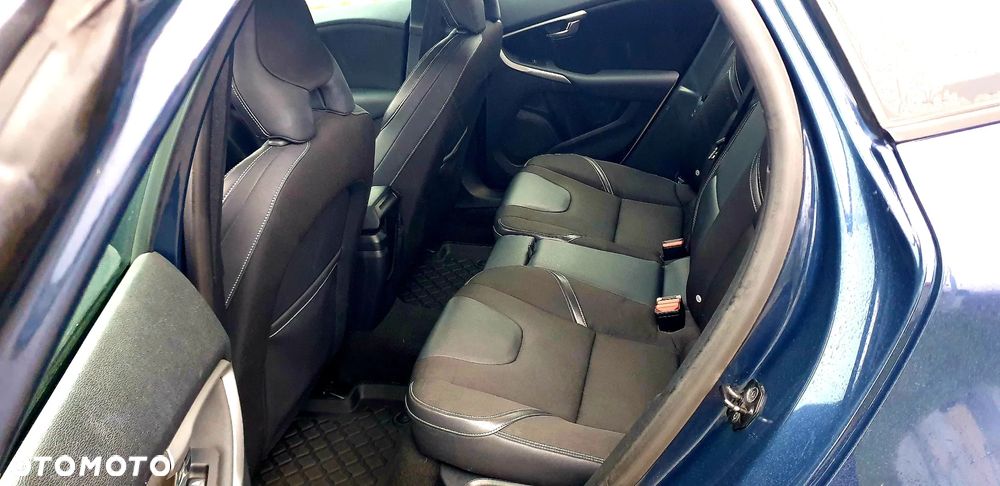 Volvo V40 D2 Momentum - 19