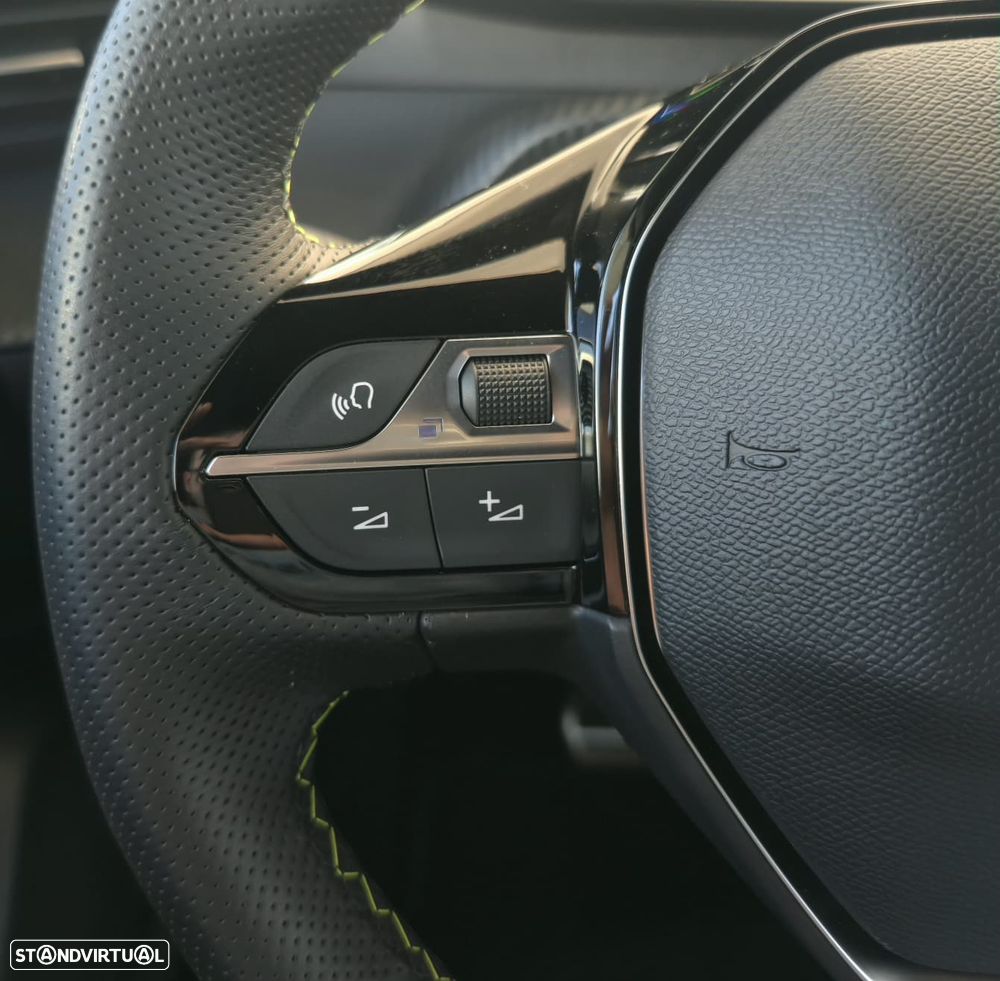 Peugeot e-2008 GT - 7