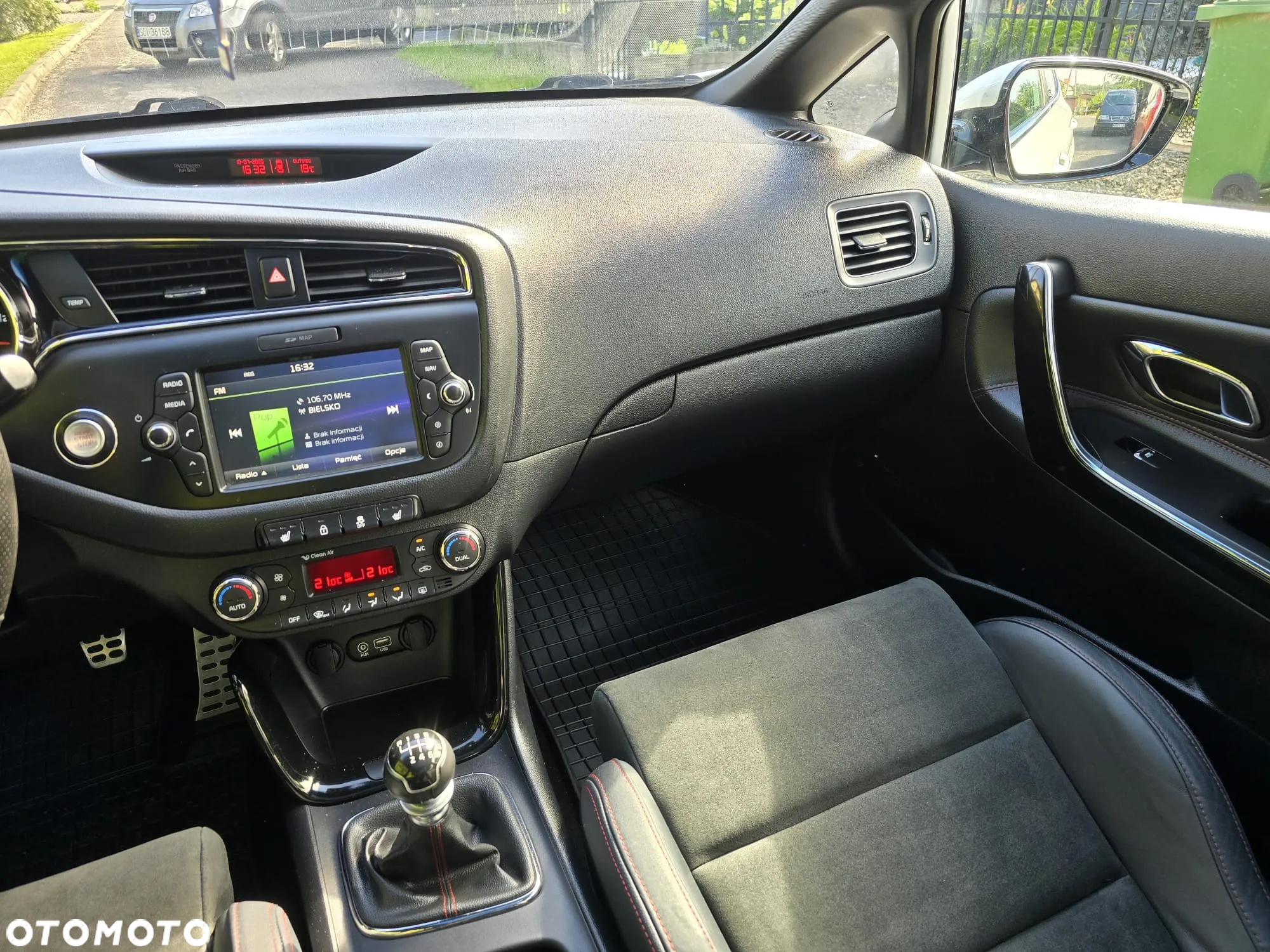 Kia Ceed 1.6 T-GDI GT - 30