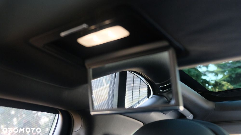 Bentley Flying Spur - 25