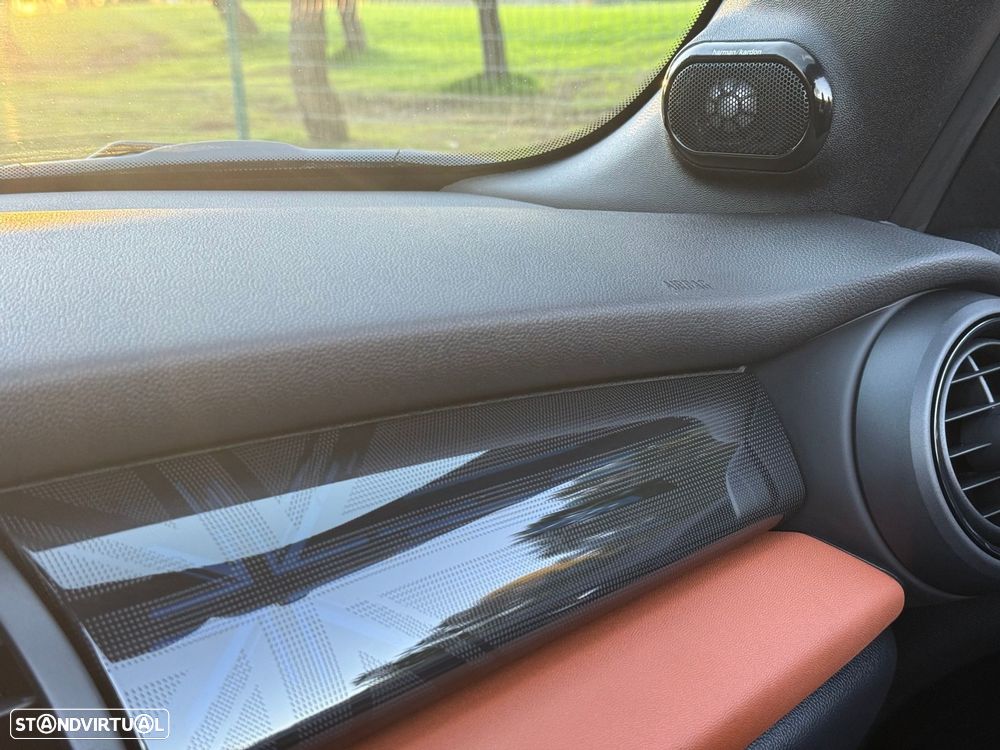 MINI Cabrio John Cooper Works Auto Desportiva - 46