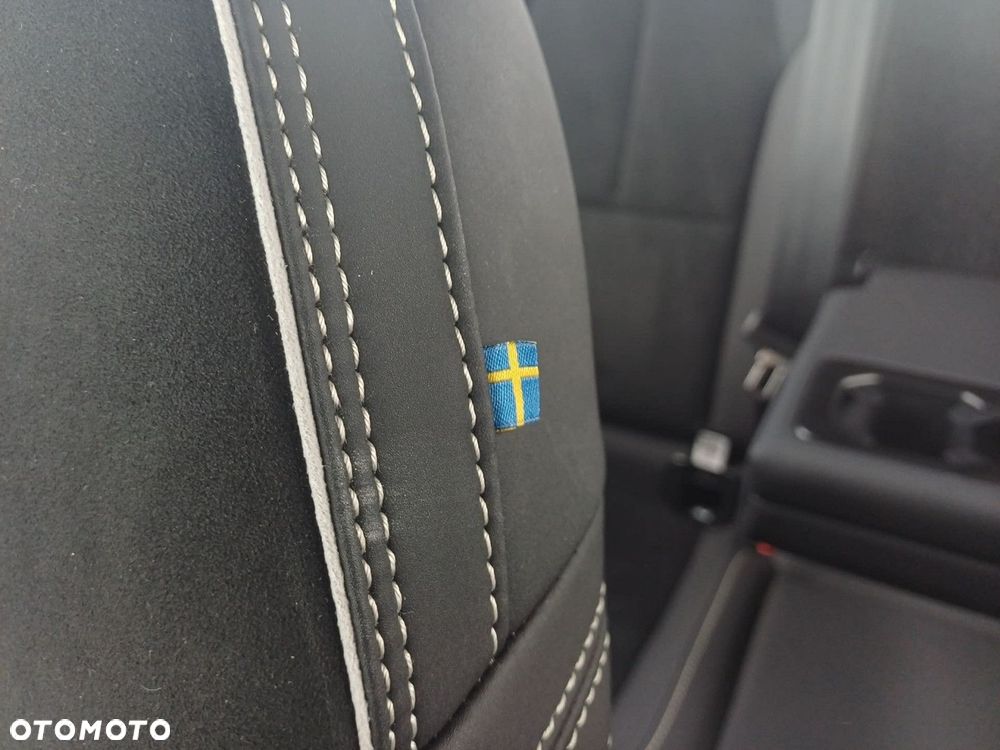 Volvo XC 40 - 25