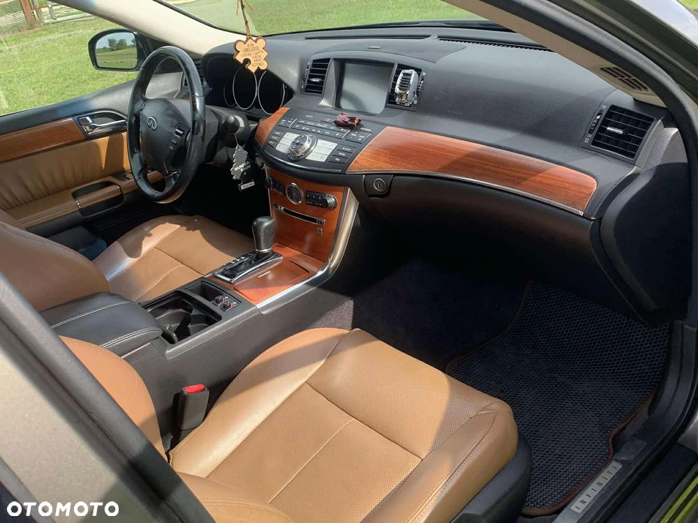 Infiniti M - 7
