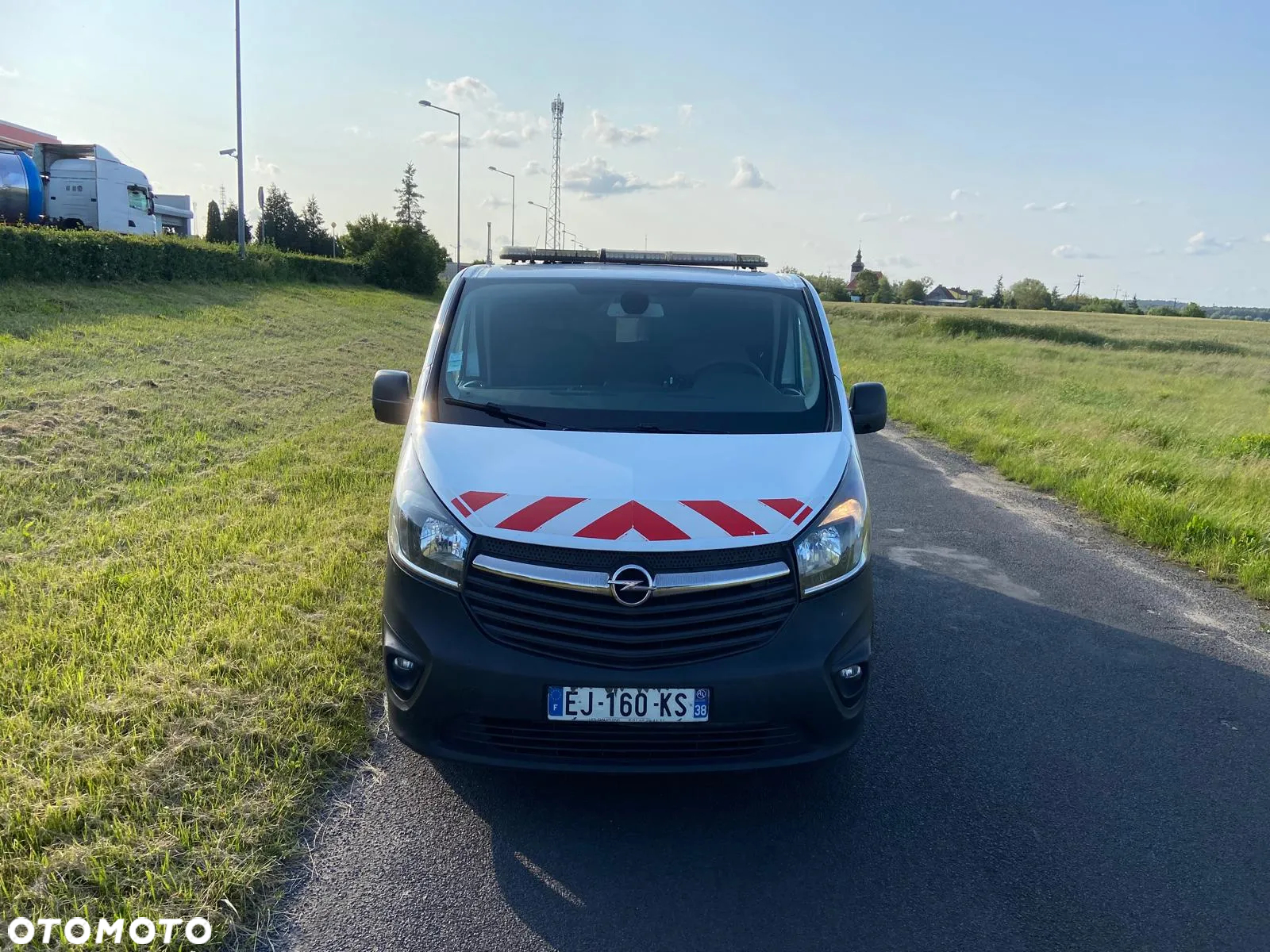 Opel Ambulans Karetka vivaro - 3