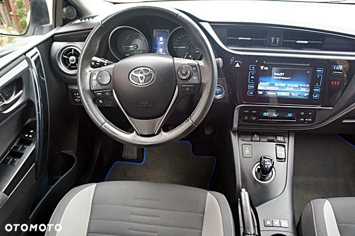 Toyota Auris 1.8 HSD Luna - 19