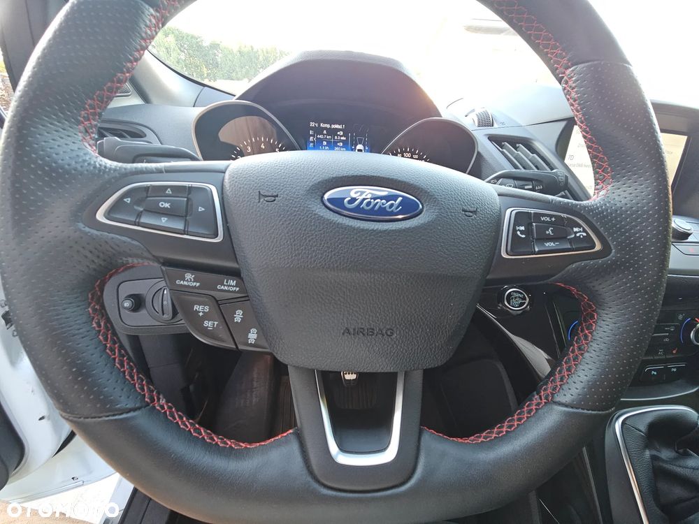 Ford Kuga 1.5 EcoBoost 2x4 ST-Line - 13