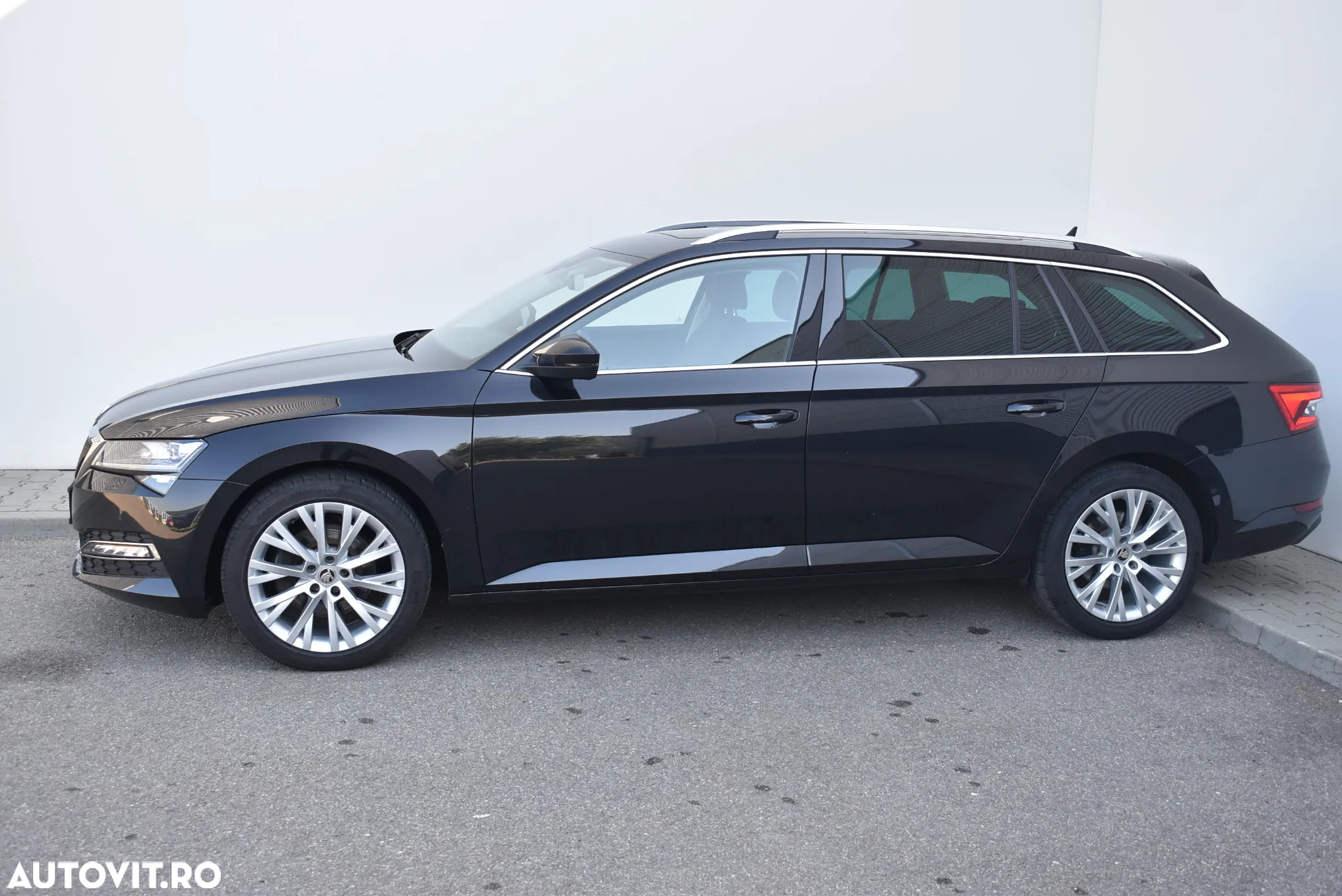 Skoda Superb Combi 2.0 TDI DSG Style - 8