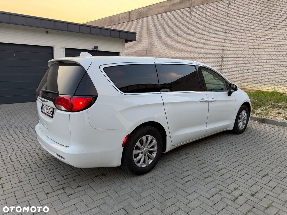 Chrysler Pacifica - 8
