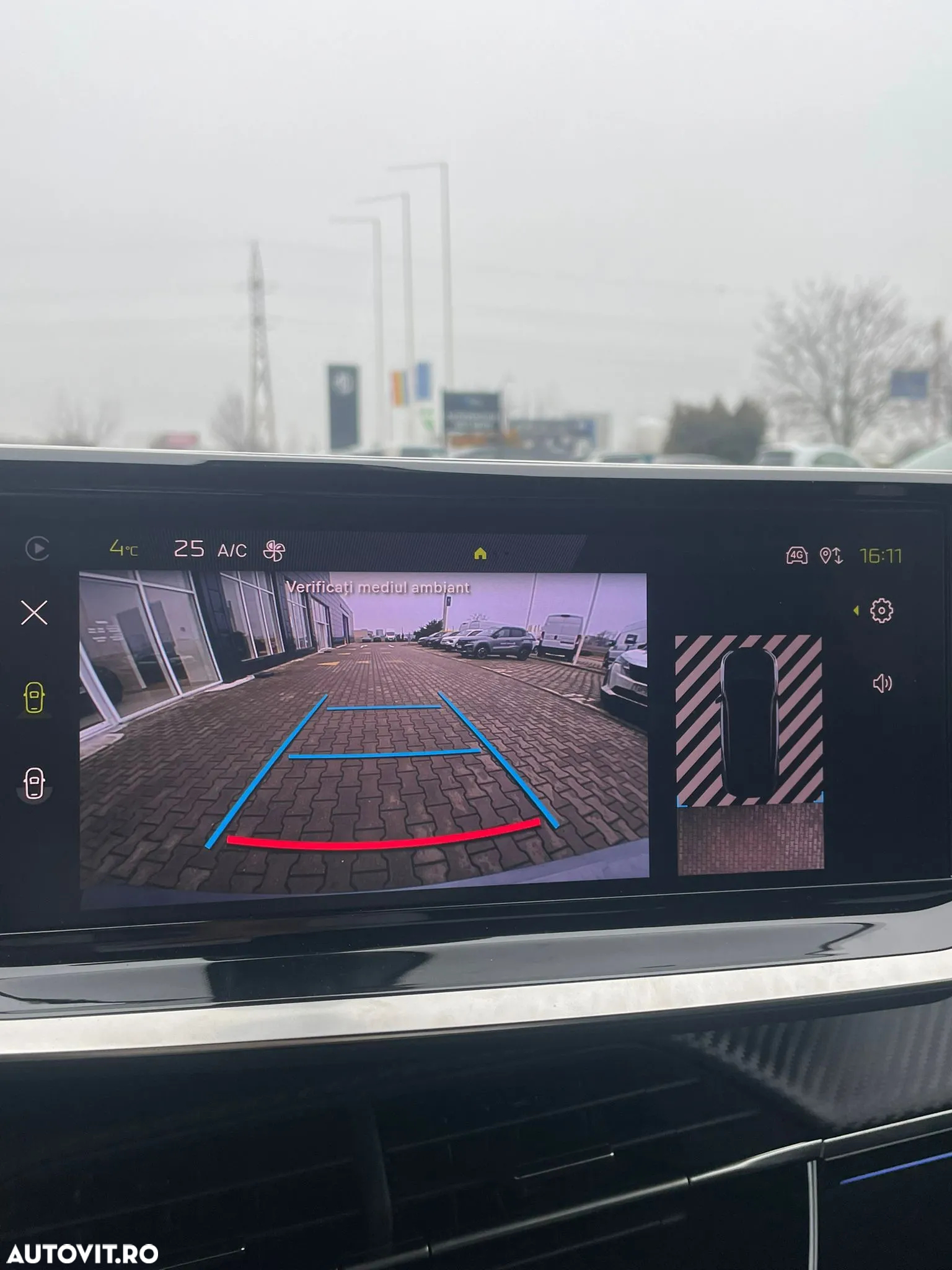Peugeot 2008 e-2008 54 kWh GT - 10
