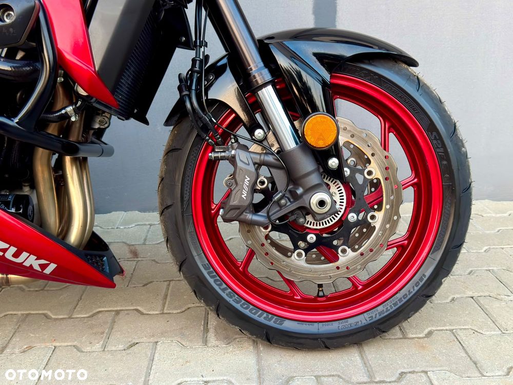 Suzuki GSX - 15
