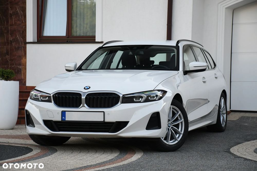BMW 3 Series 2023 photo 2
