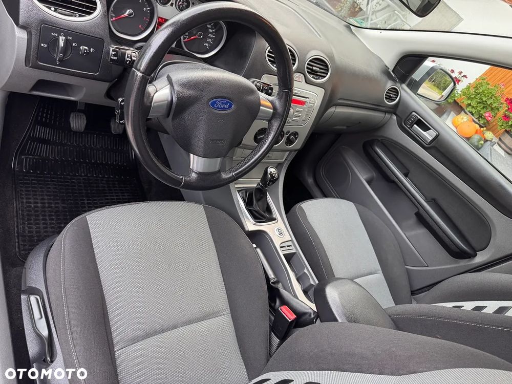 Ford Focus - 36
