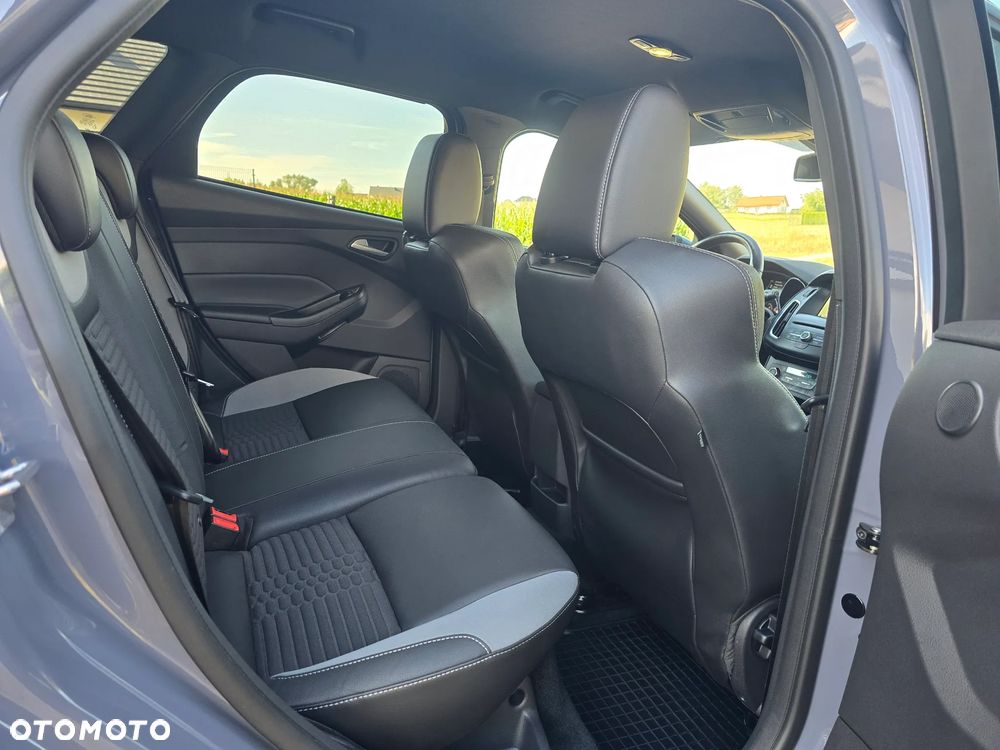 Ford Focus - 13
