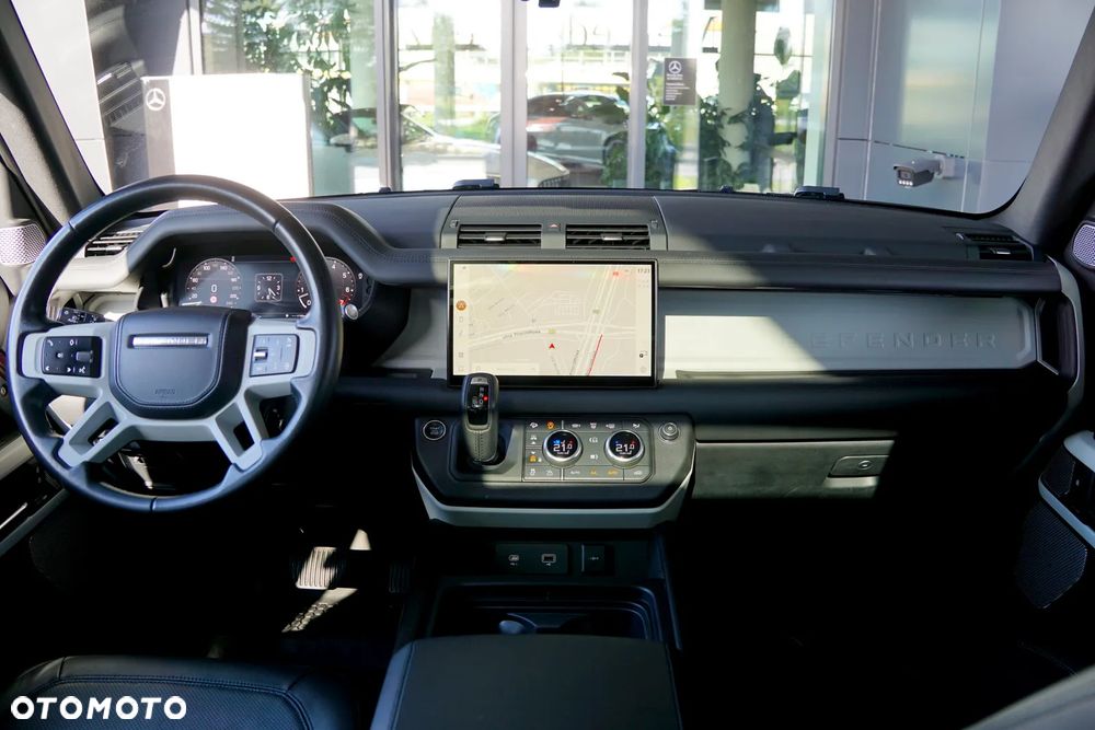 Land Rover Defender 3.0 P400 mHEV First Edition - 28