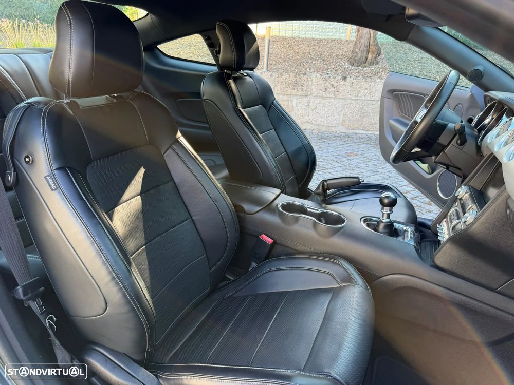 Ford Mustang 2.3i EcoBoost - 12