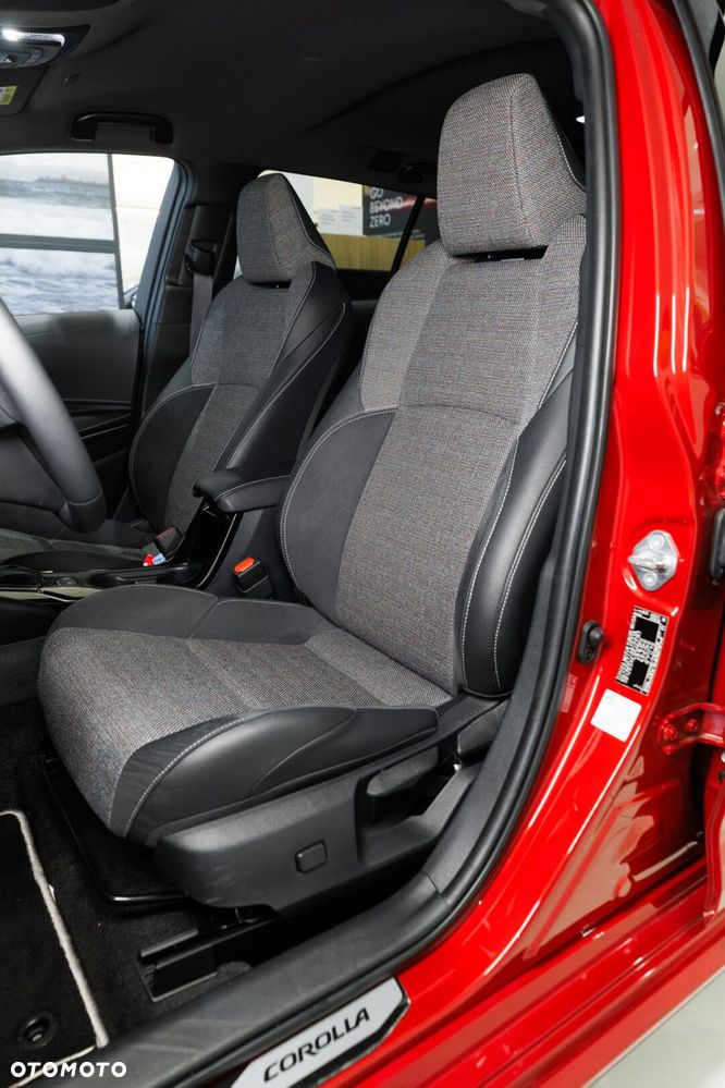 Toyota Corolla 1.8 Hybrid Style - 17