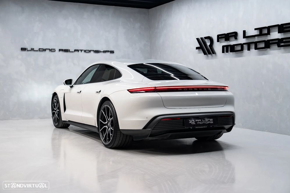 Porsche Taycan Bateria Performance Plus - 11