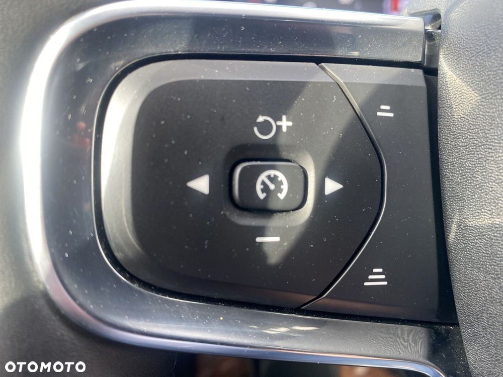 Volvo XC 40 - 18