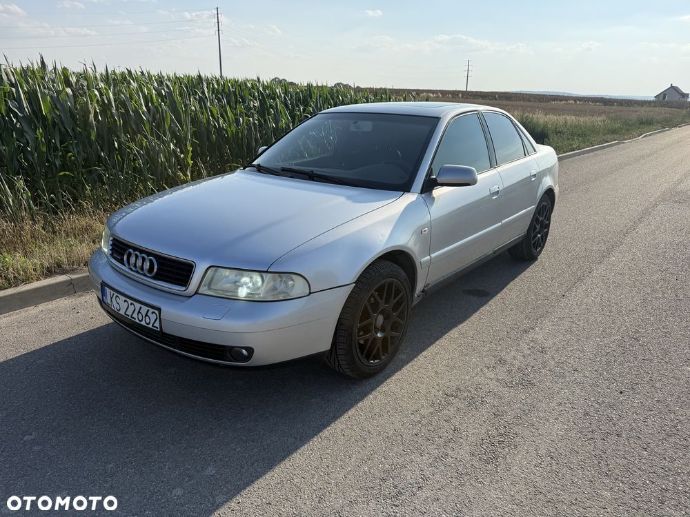 Audi A4 Limousine - 1