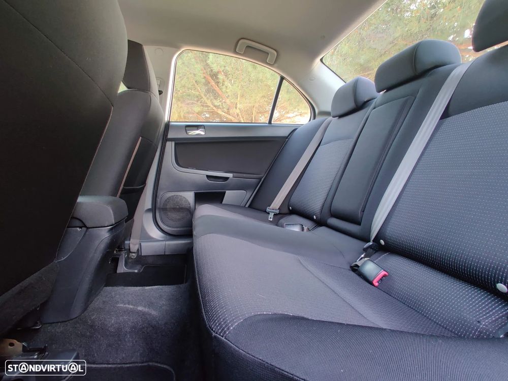 Mitsubishi Lancer 1.6 Invite Black Edition ClearTec - 15