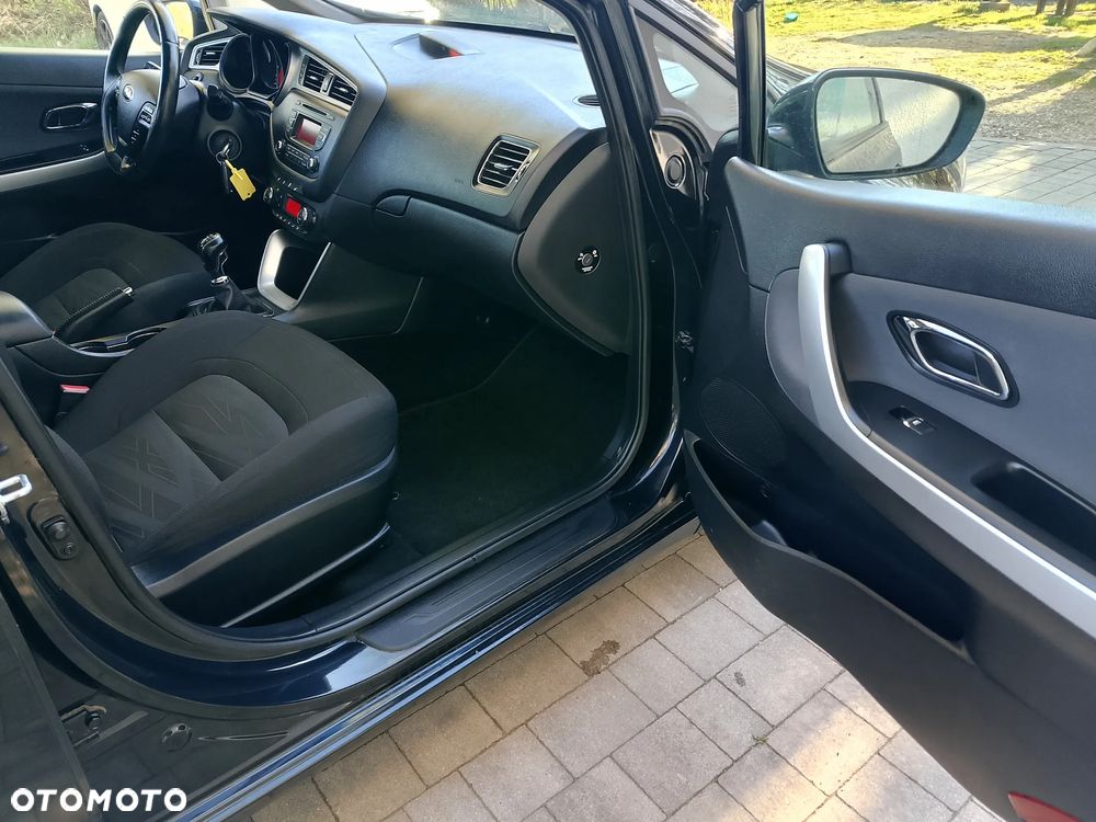 Kia Ceed 1.6 CRDi 136 ISG Vision - 8