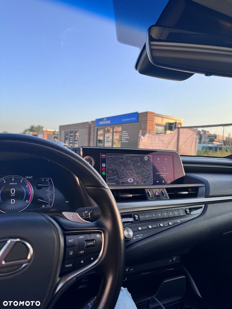 Lexus ES 300h Business Edition - 15