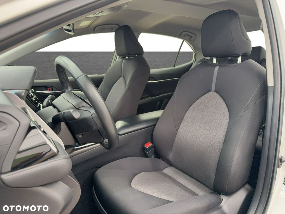 Toyota Camry - 11