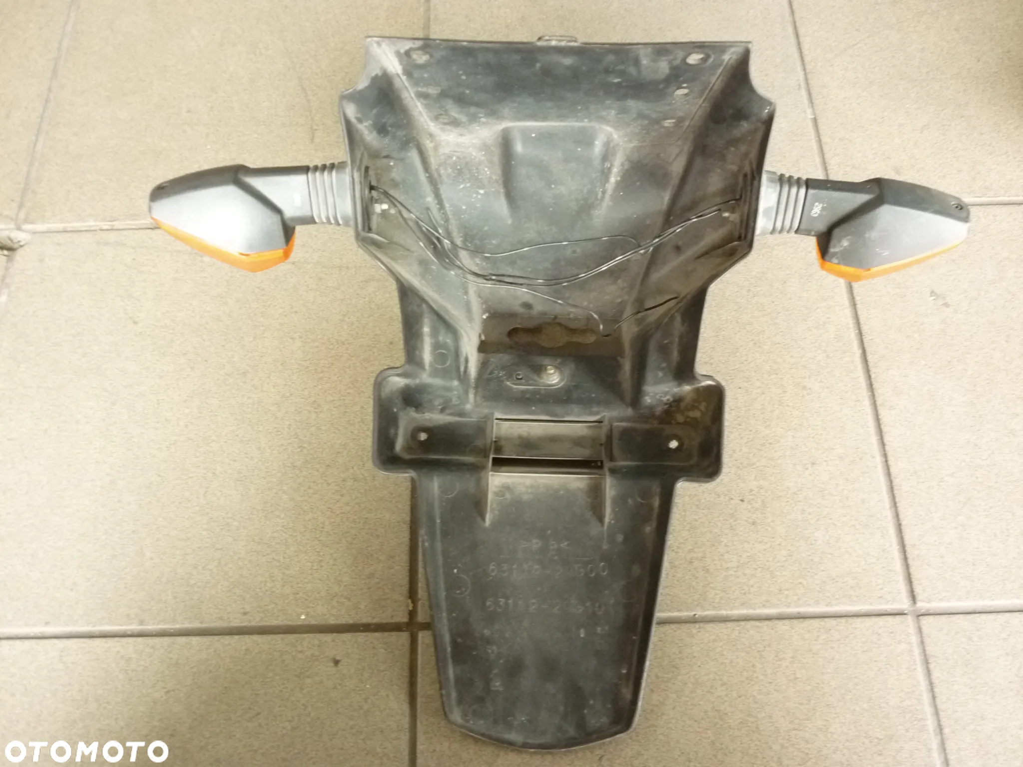 Błotnik tył kierunkowskazy mocowanie tablicy rejestracyjnej Suzuki GSX R 600 rok 2004-05 - 3