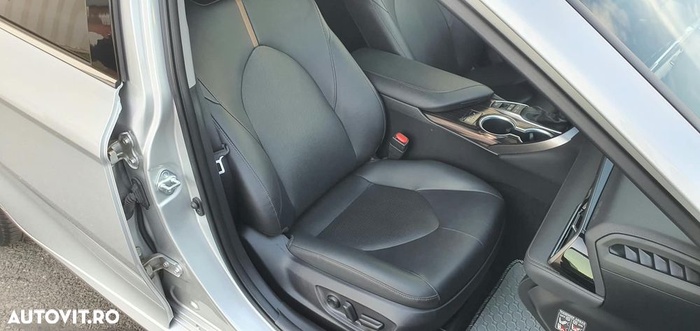 Toyota Camry 2.5 Exclusive - 17