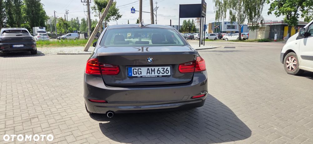 BMW Seria 3 316d EU6 - 14